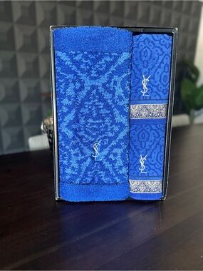 YVES SAINT LAURENT Vintage Blue Bath Rug Towel Set